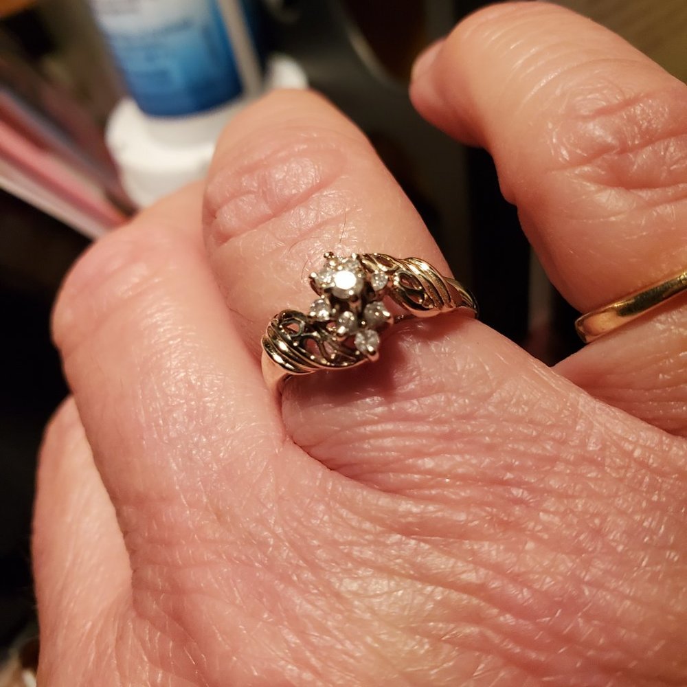 DIAMOND RING 14KT GOLD - Picture 8 of 11